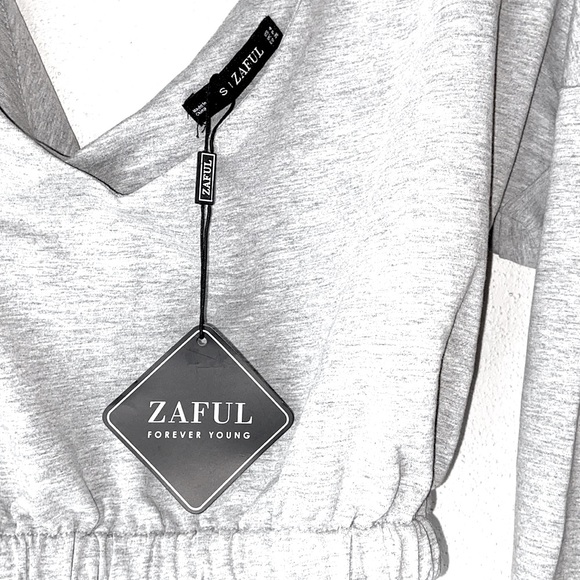 NWT. Zaful V Neck Cropped Sweater. - Picture 8 of 9